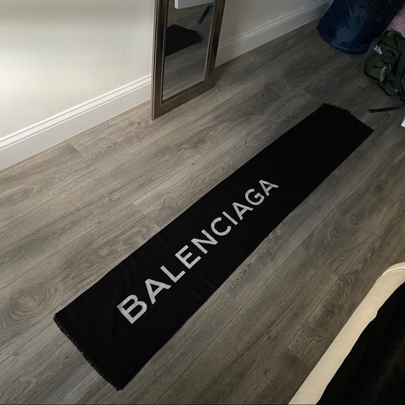 Balenciaga Logo Wool Scarf - Picture 2 of 10